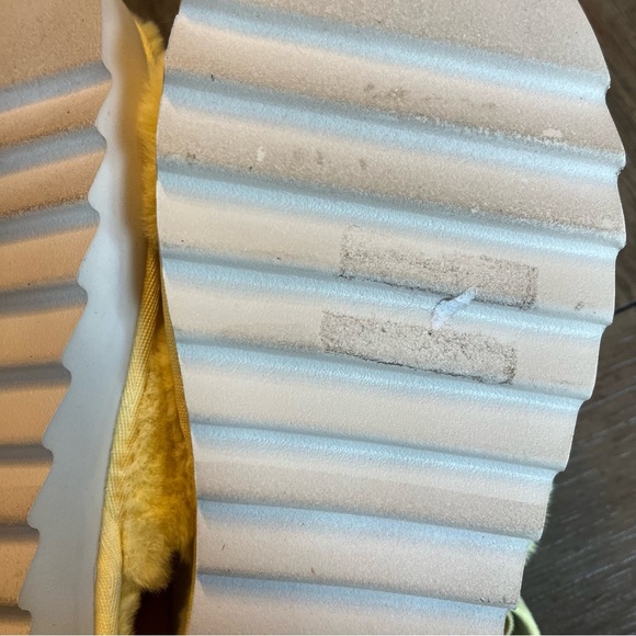 Koolaburra ugg yellow sling back slides - Picture 4 of 9